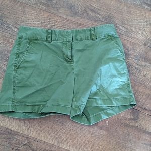 Vineyard Vines Shorts Size 4 Green color